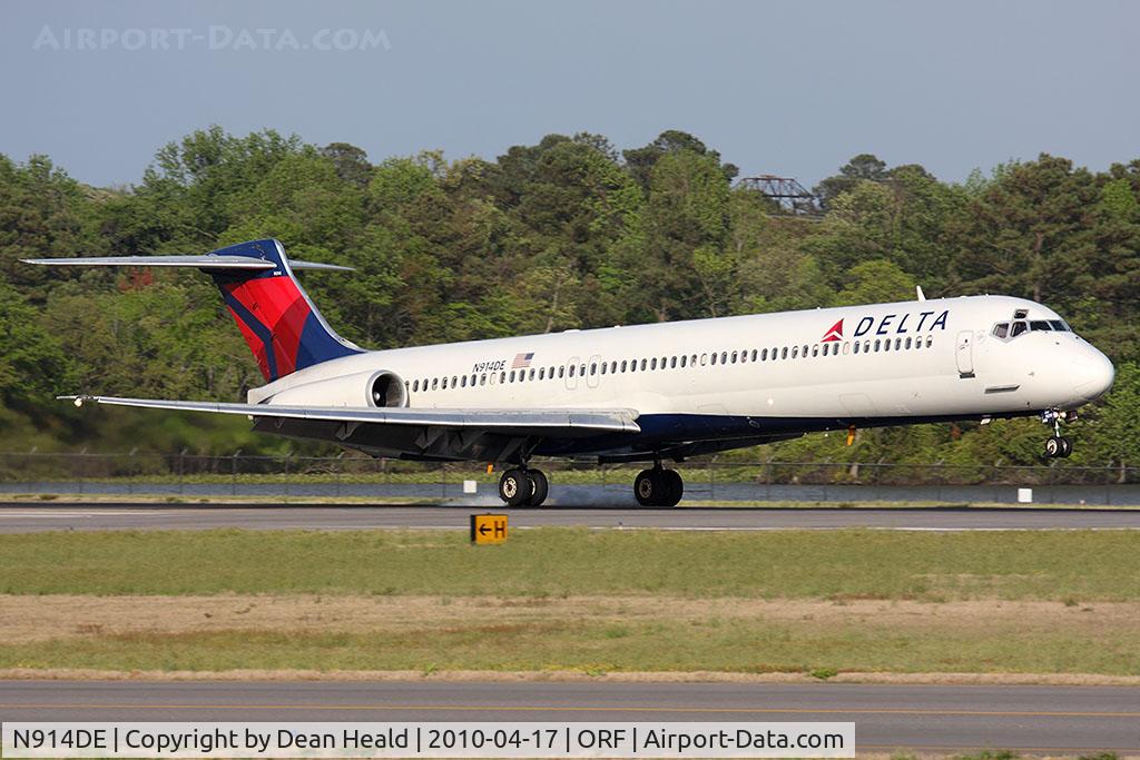 N914DE, 1993 McDonnell Douglas MD-88 C/N 49957, Delta Air Lines N914DE (FLT DAL1238) from Hartsfield-Jackson Atlanta Int'l (KATL) landing RWY 23.