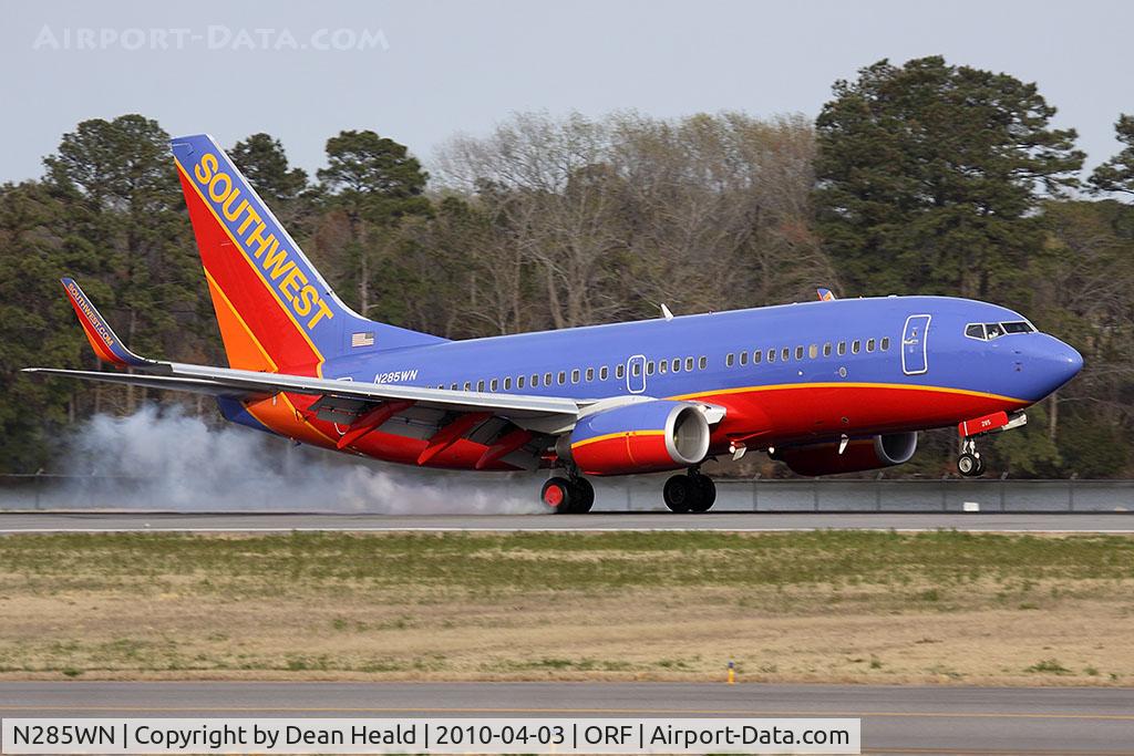 N285WN, 2007 Boeing 737-7H4 C/N 32536, Southwest Airlines N285WN (FLT SWA3685) from Las Vegas McCarran Int'l (KLAS) landing RWY 23.