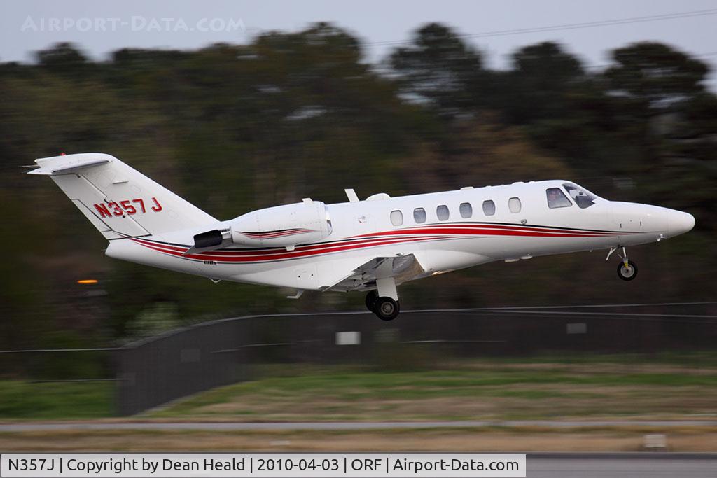 N357J, 2003 Cessna 525A CitationJet CJ2 C/N 525A0184, Incomm Leasing LLC's 2003 Cessna 525A CitationJet 2 N357J departing RWY 23.