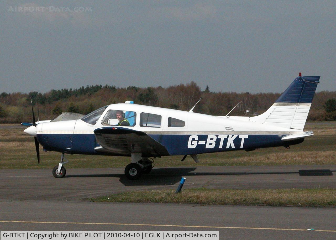 G-BTKT, 1982 Piper PA-28-161 Cherokee Warrior II C/N 28-8216218, VISITING WARRIOR TAXYING PAST THE CAFE