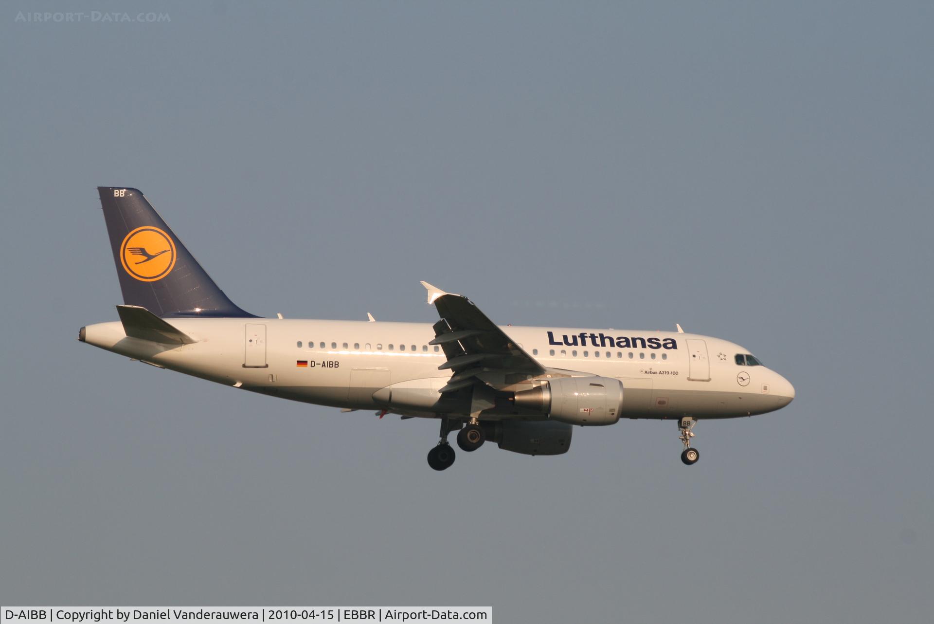 D-AIBB, 2010 Airbus A319-112 C/N 4182, Arrival of flight LH4570 to RWY 02