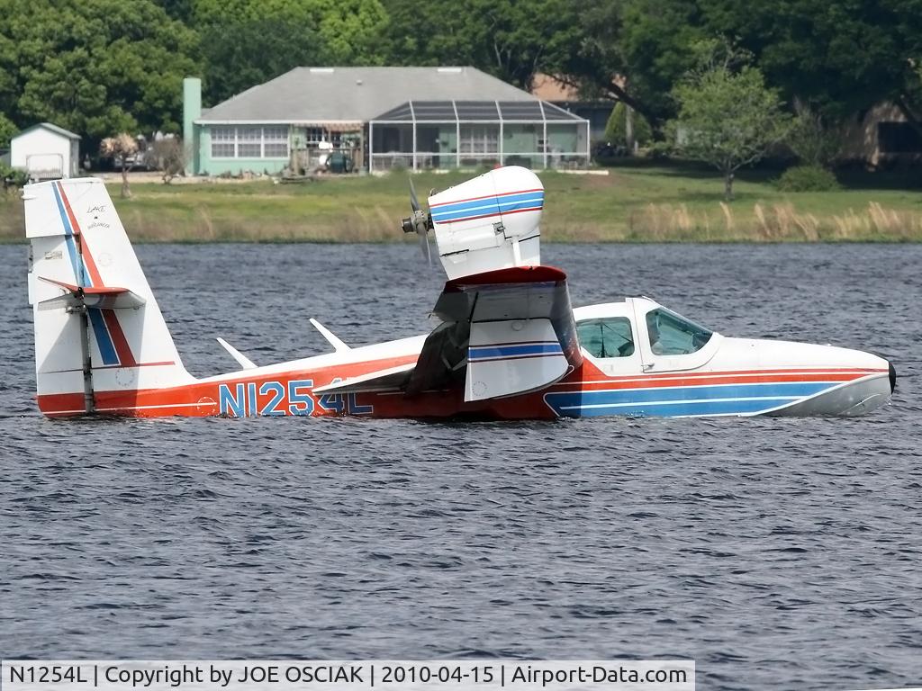 N1254L, 1976 Consolidated Aeronautics Inc. Lake LA-4-200 C/N 752, On Lake Agnes in Florida
