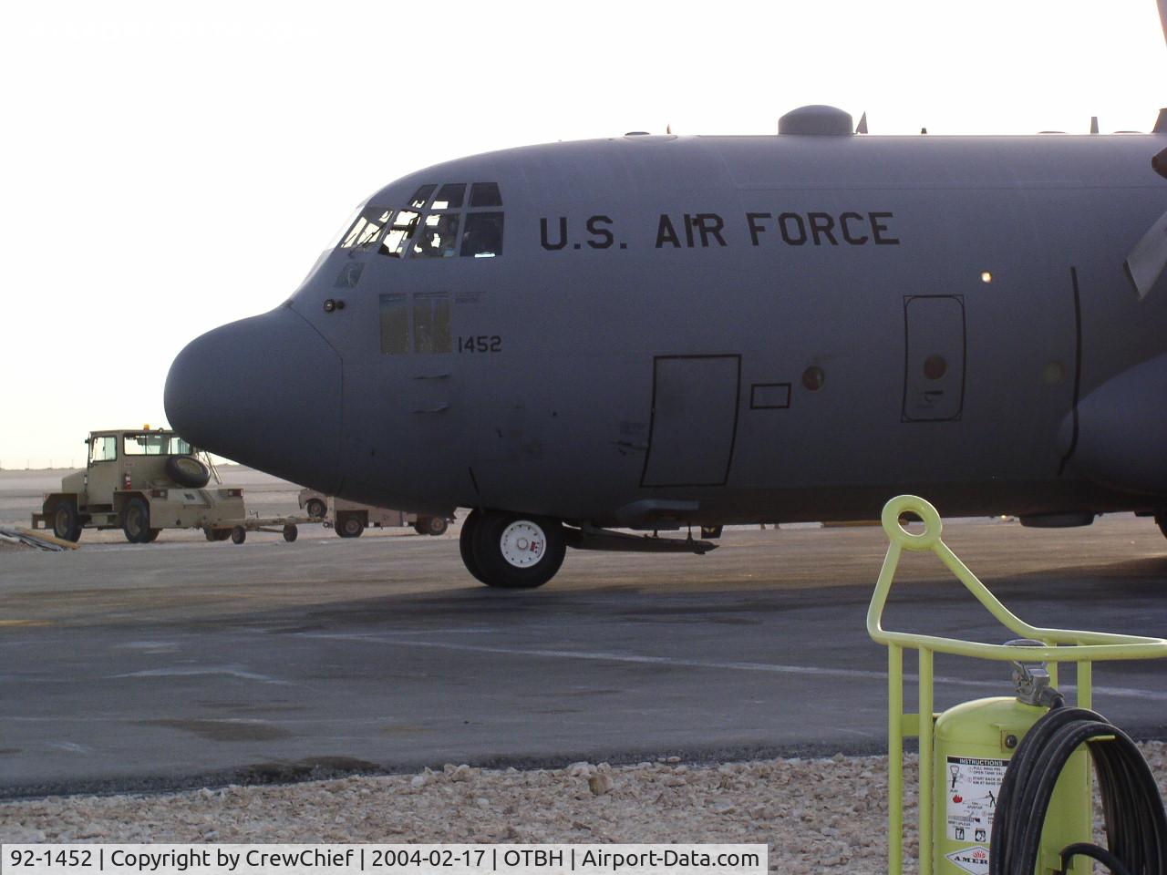 92-1452, 1992 Lockheed C-130H Hercules C/N 382-5329, On the flight line in Qatar