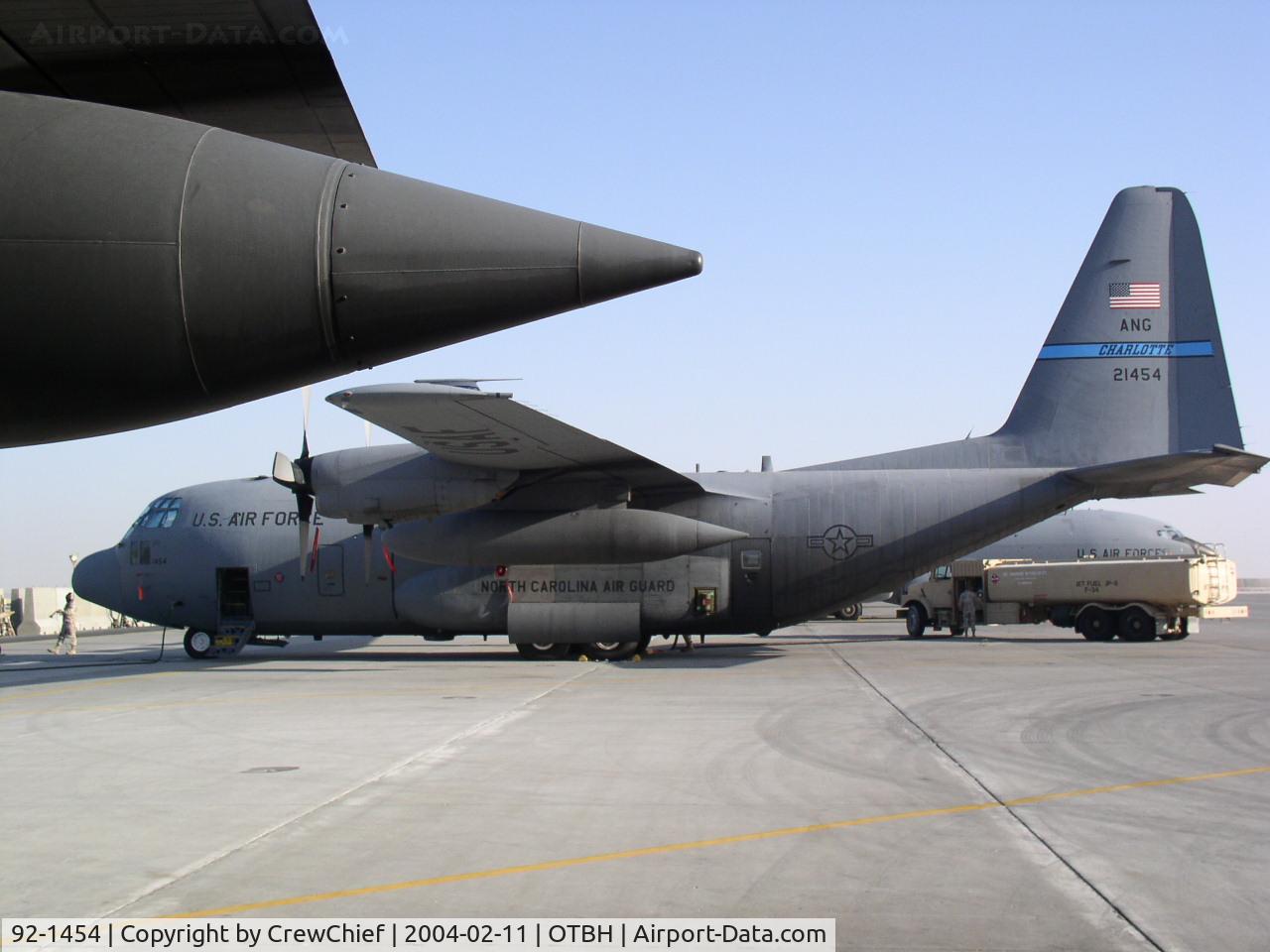 92-1454, 1992 Lockheed C-130H Hercules C/N 382-5333, Refueling 1454 in Qatar