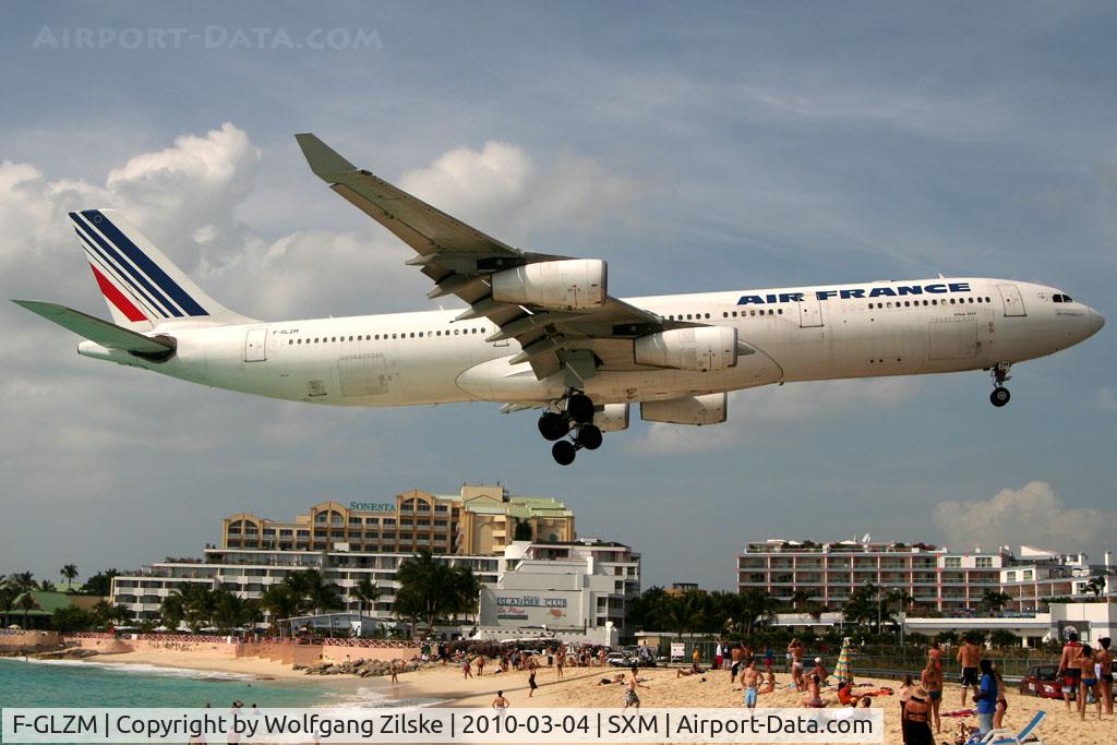 F-GLZM, 1998 Airbus A340-313X C/N 237, visitor