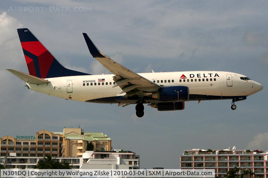 N301DQ, 2008 Boeing 737-732 C/N 29687, visitor