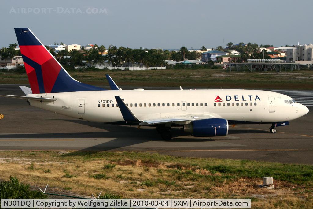 N301DQ, 2008 Boeing 737-732 C/N 29687, visitor