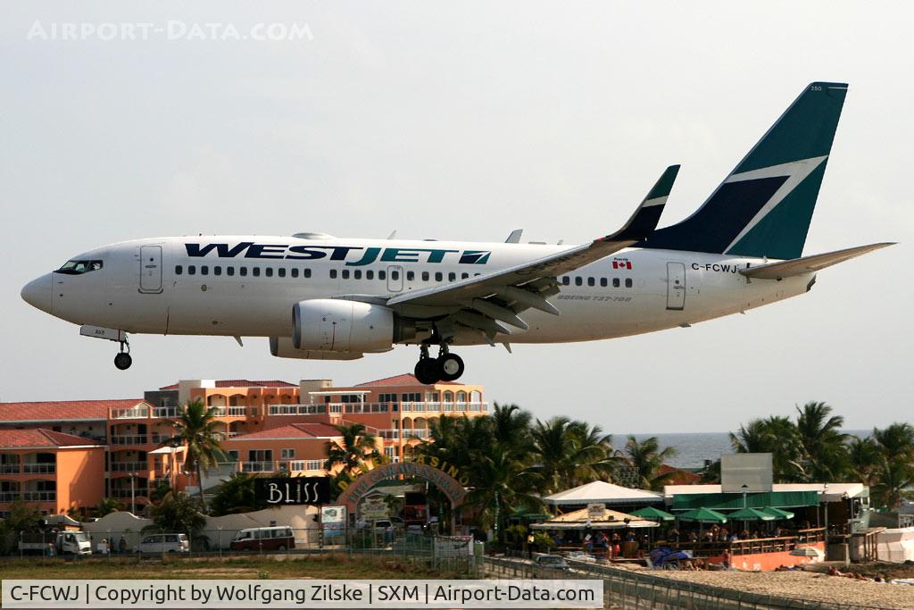 C-FCWJ, 2008 Boeing 737-7CT C/N 35086, visitor
