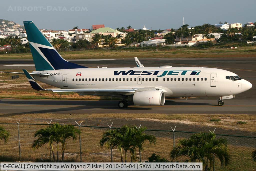 C-FCWJ, 2008 Boeing 737-7CT C/N 35086, visitor