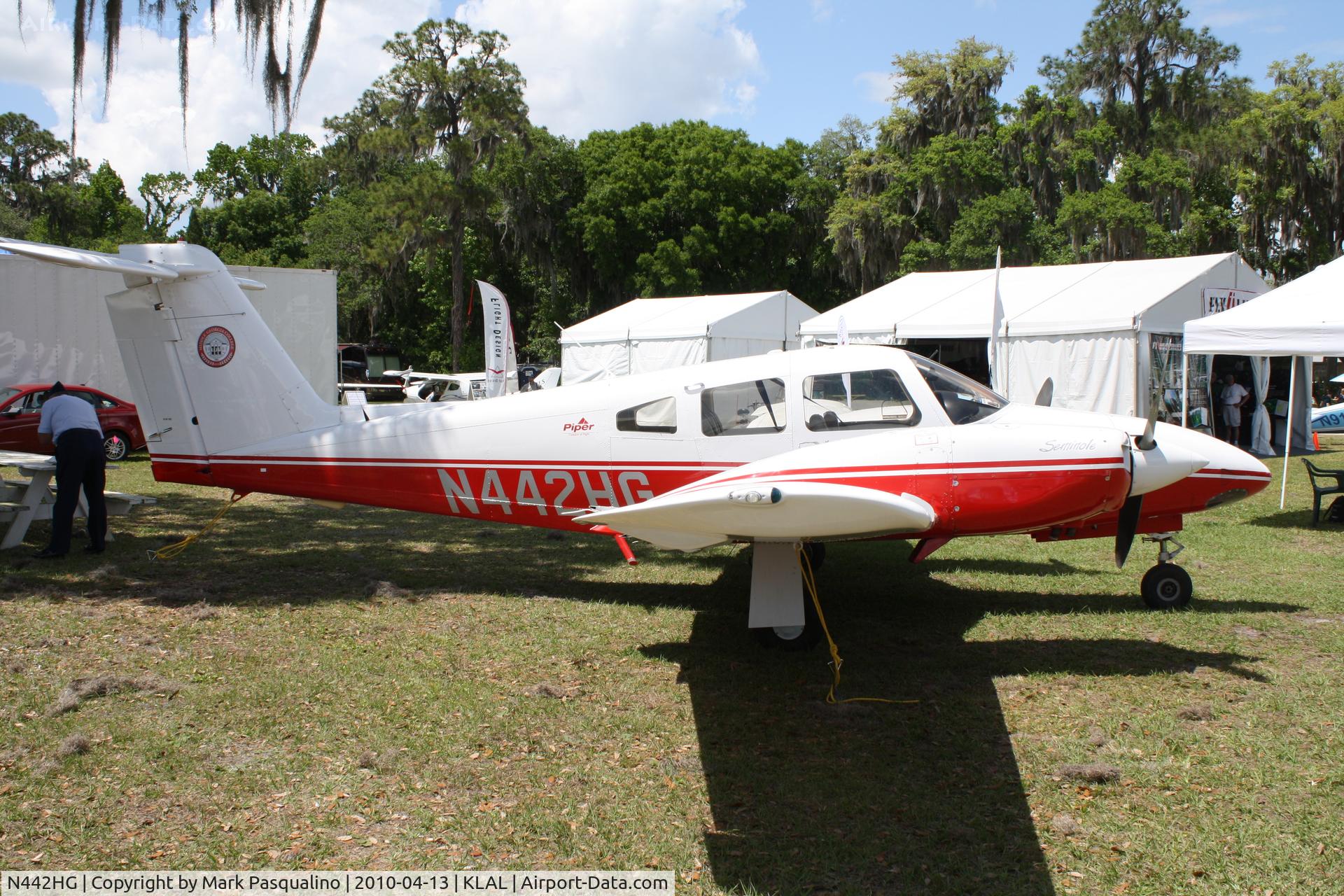 N442HG, 2001 Piper PA-44-180 Seminole C/N 4496056, Piper PA-44-180