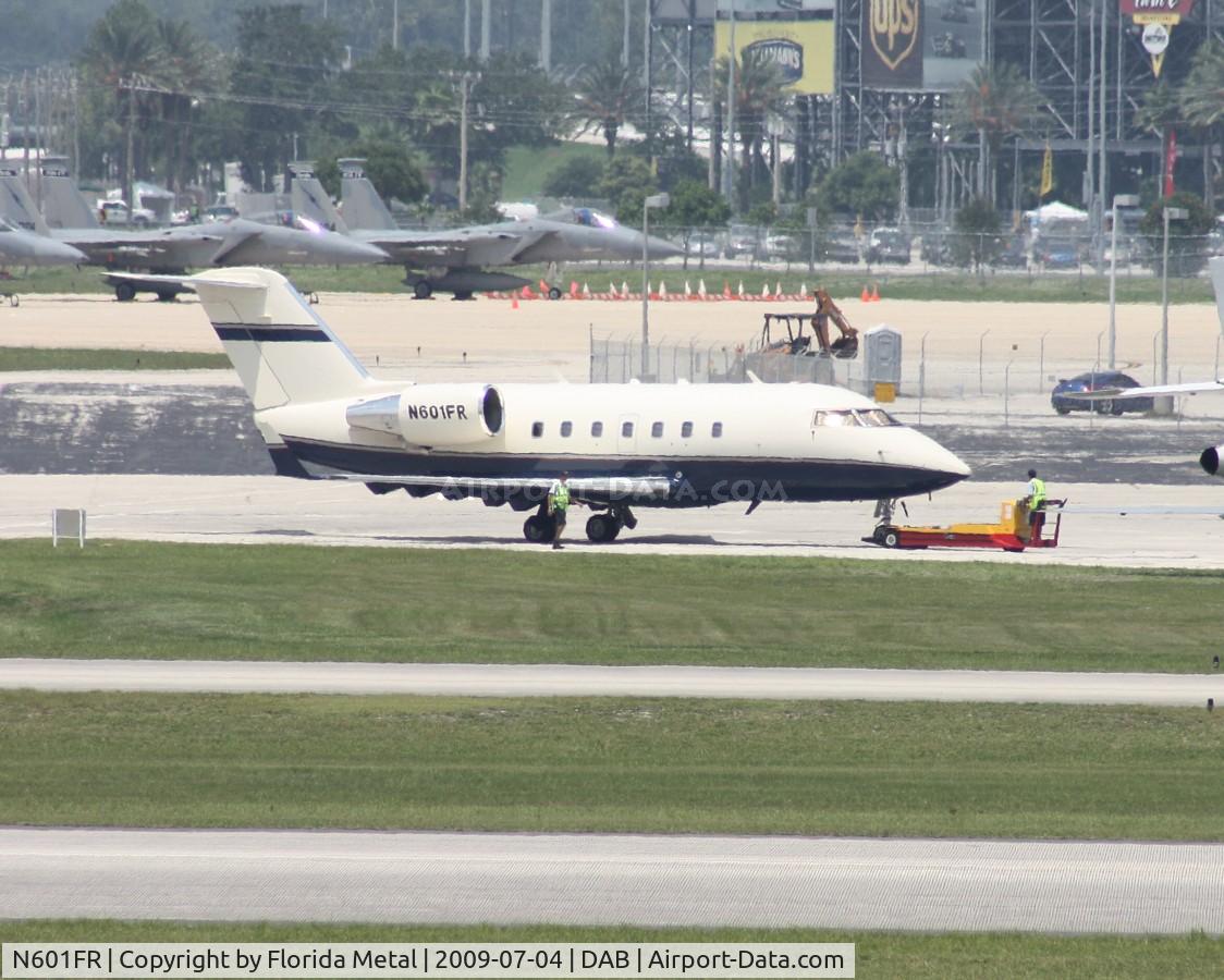 N601FR, 1987 Canadair Challenger 604 (CL-600-2B16) C/N 5003, Furniture Row (Kenny Wallace) CL601