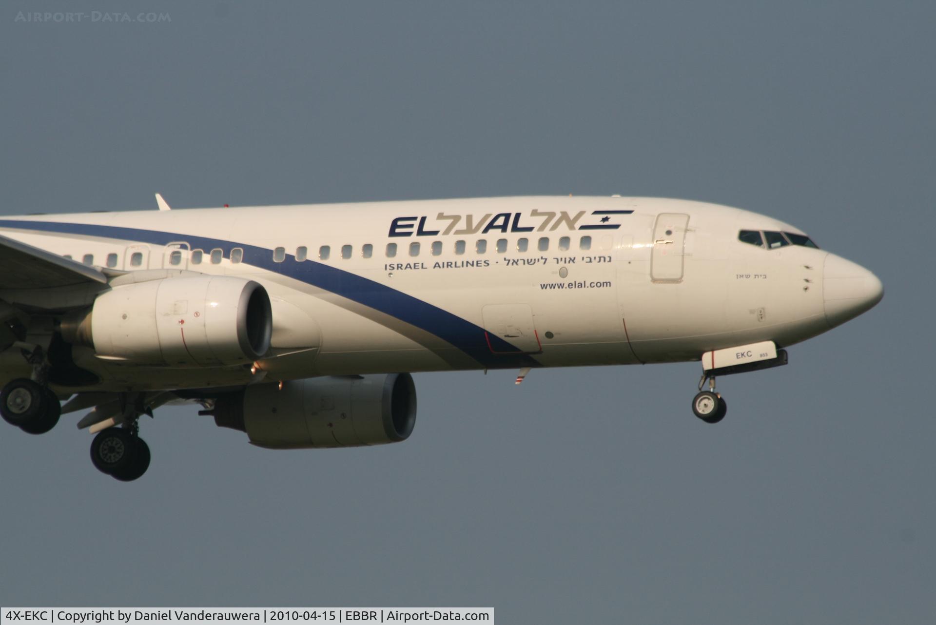 4X-EKC, 1999 Boeing 737-858 C/N 29959, Arrival of flight LY331 to RWY 02