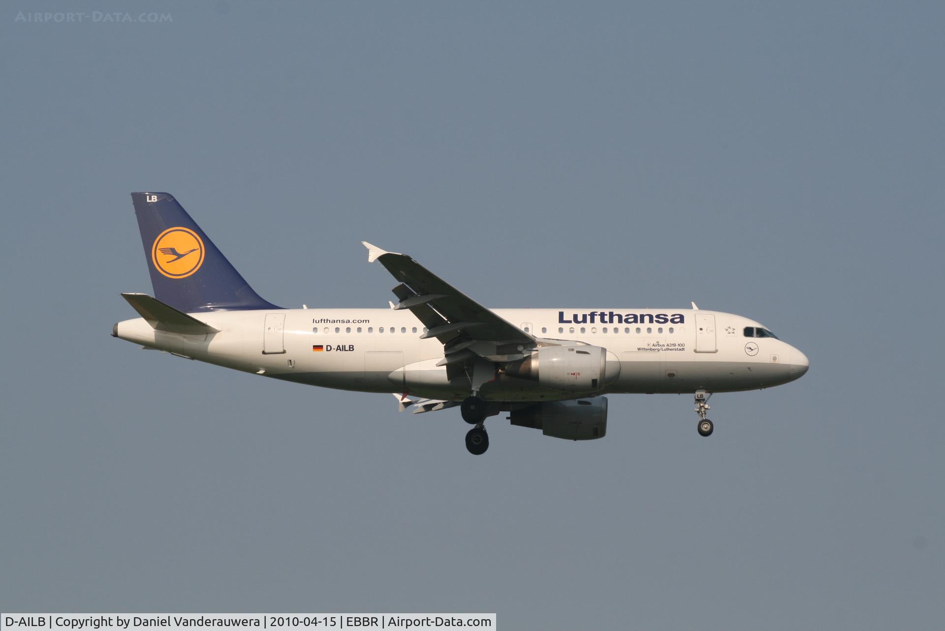 D-AILB, 1996 Airbus A319-114 C/N 610, Arrival of flight LH4602 to RWY 02