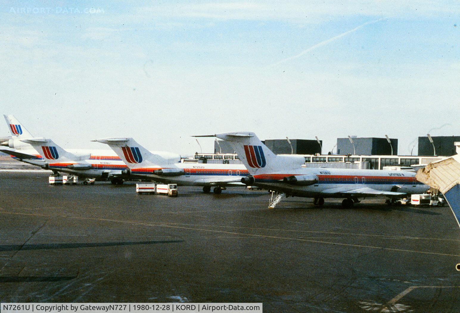 N7261U, Boeing 727-222 C/N 21408, Parked next to N7252U.