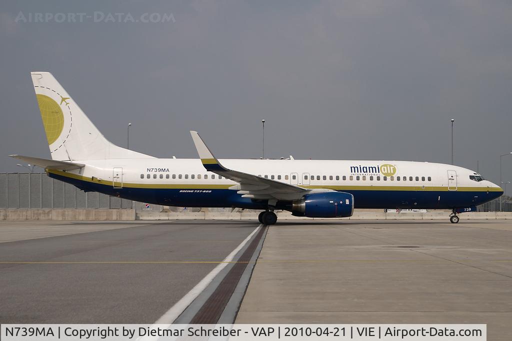 N739MA, 2004 Boeing 737-8Q8 C/N 30670, Miami Air Boeing 737-800