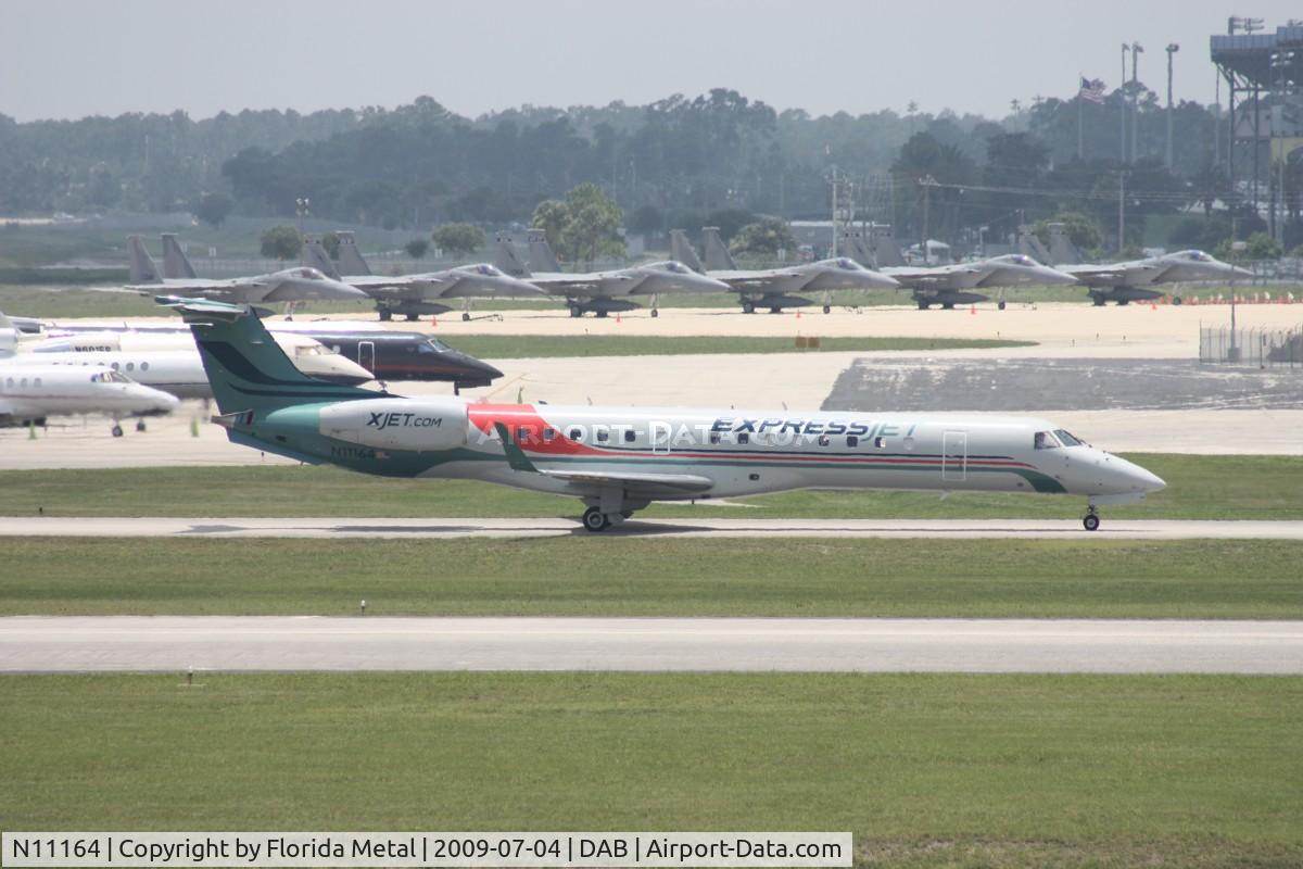 N11164, 2004 Embraer ERJ-145XR (EMB-145XR) C/N 14500817, Express Jet E145XR