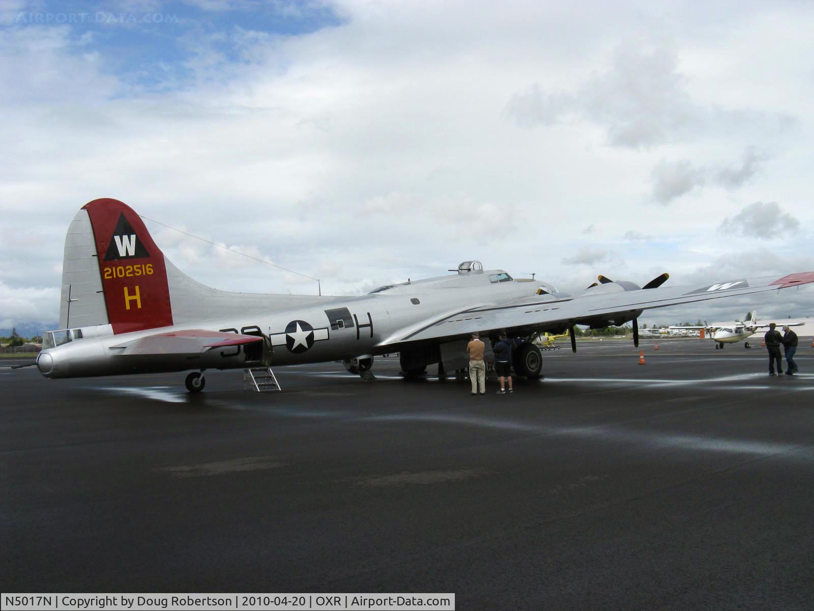 N5017N, 1944 Lockheed/Vega (Boeing) B-17G-105-VE Flying Fortress C/N 8649, 1944 Boeing B-17G Flying Fortress 'Aluminum Overcast', four Wright Cyclone R-1830-97 1,200 Hp each radial engines, three-blade feathering props