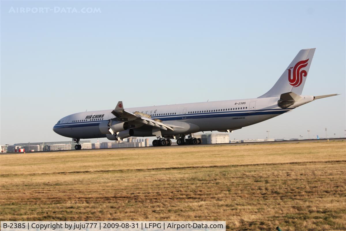B-2385, Airbus A340-313 C/N 192, on landing at CDG