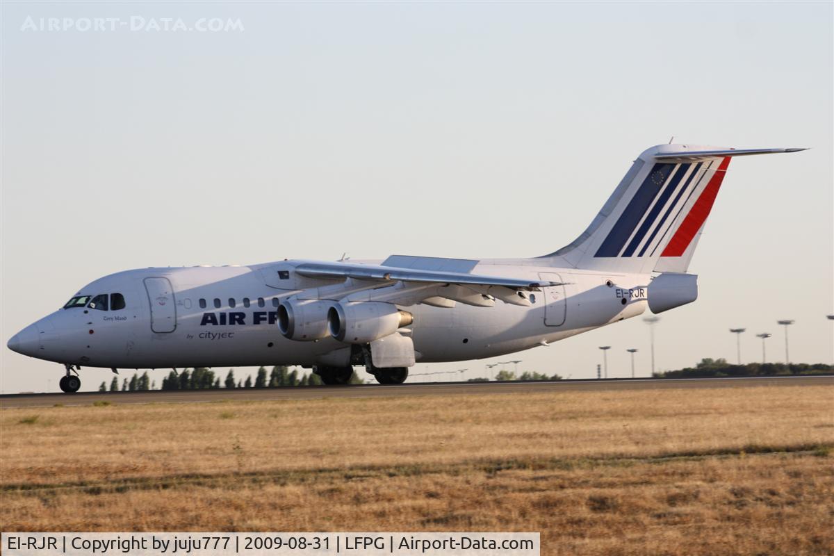 EI-RJR, 2000 British Aerospace Avro 146-RJ85A C/N E2364, on landing at CDG
