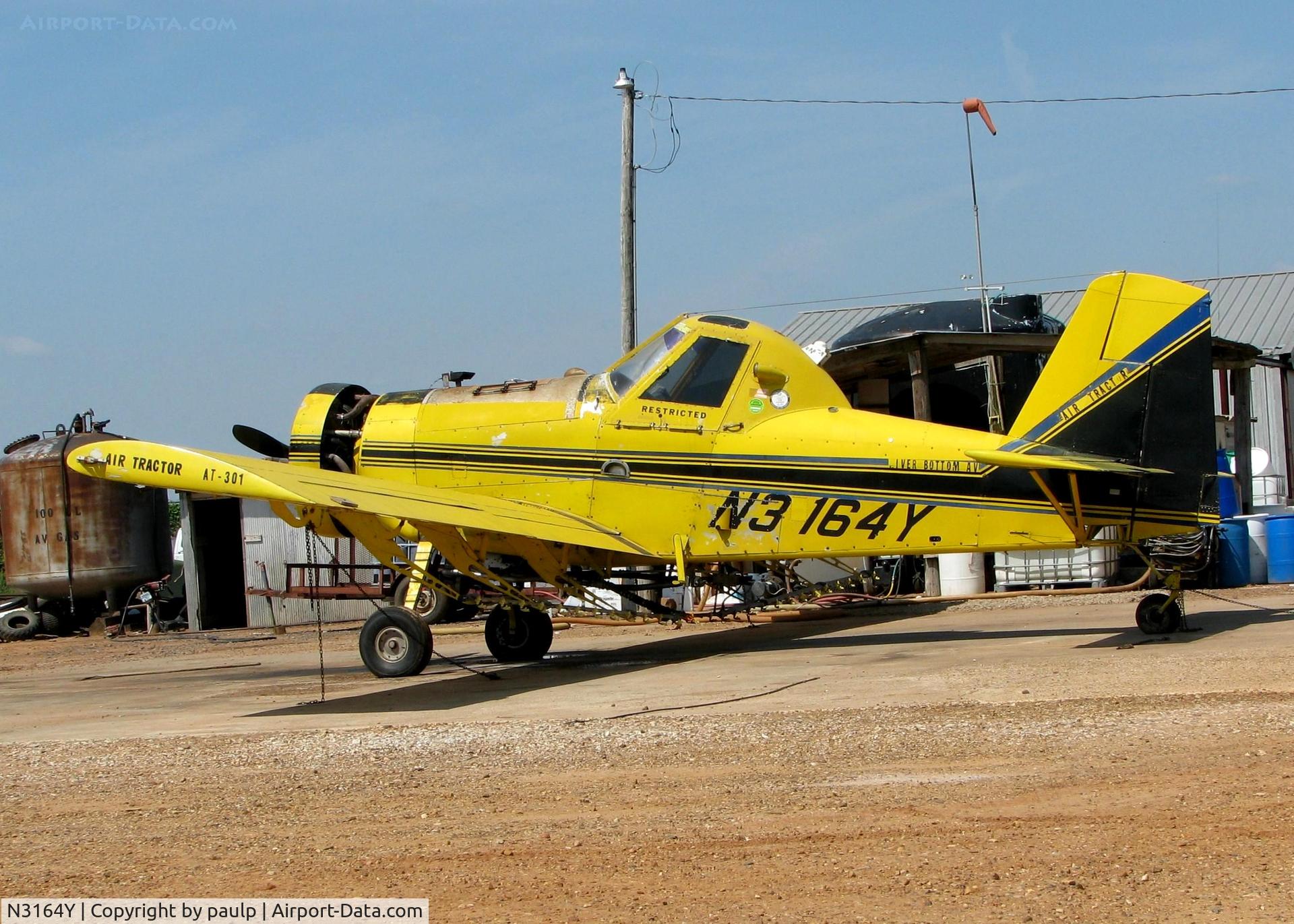 N3164Y, 1984 Air Tractor Inc AT-301 C/N 301-0540, I was driving through Bradley, Arkansas and had to pull over and take a picture of it.