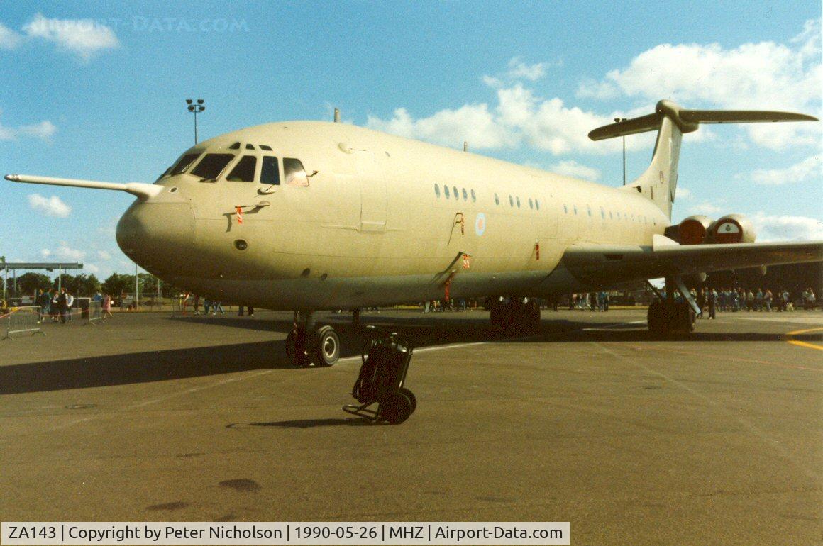 ZA143, Vickers VC10 K.2 C/N 813, VC-10 K.2 of 101 Squadron at RAF Brize Norton on display at the 1990 RAF Mildenhall Air Fete.