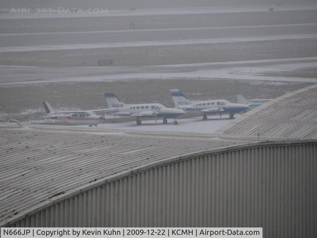 N666JP, 1973 Cessna 421B Golden Eagle C/N 421B0546, Ramp residents in the snowstorm