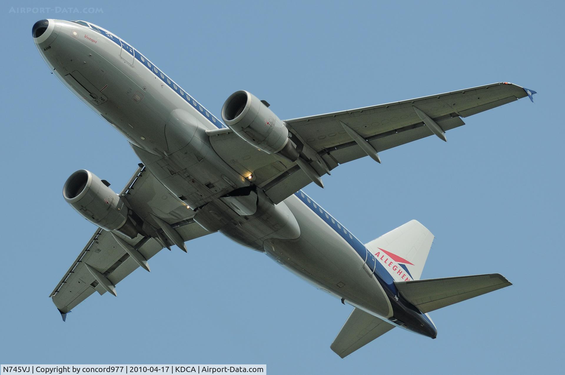 N745VJ, 2000 Airbus A319-112 C/N 1289, Seen at KDCA on 4/17/2010.