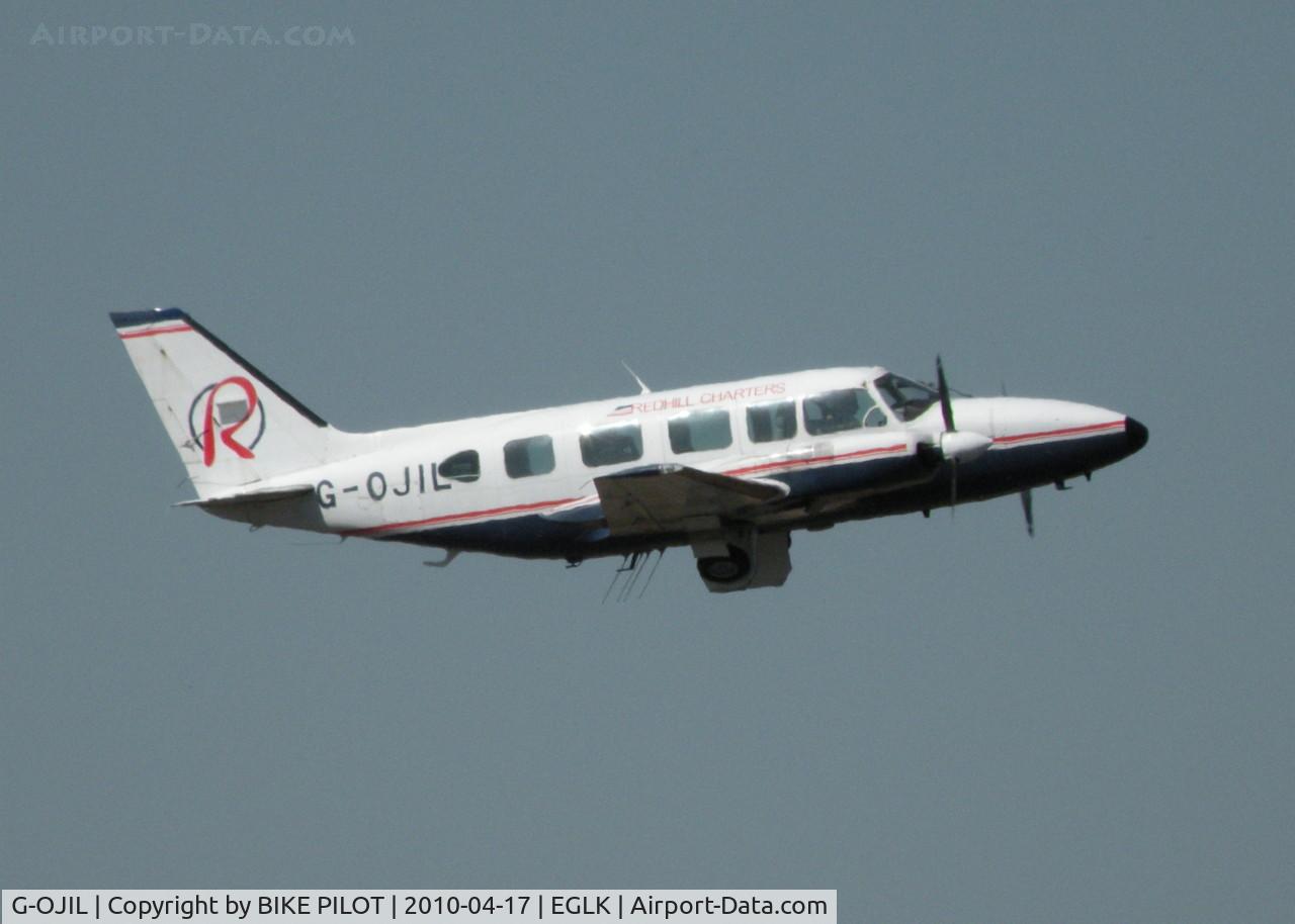 G-OJIL, 1976 Piper PA-31-350 Navajo Chieftain Chieftain C/N 31-7652175, INDIA LIMA GETTING THE GEAR UP