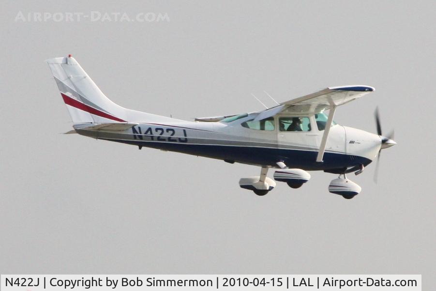 N422J, 1977 Cessna 182Q Skylane C/N 18266172, Arriving at Lakeland, FL during Sun N Fun 2010.