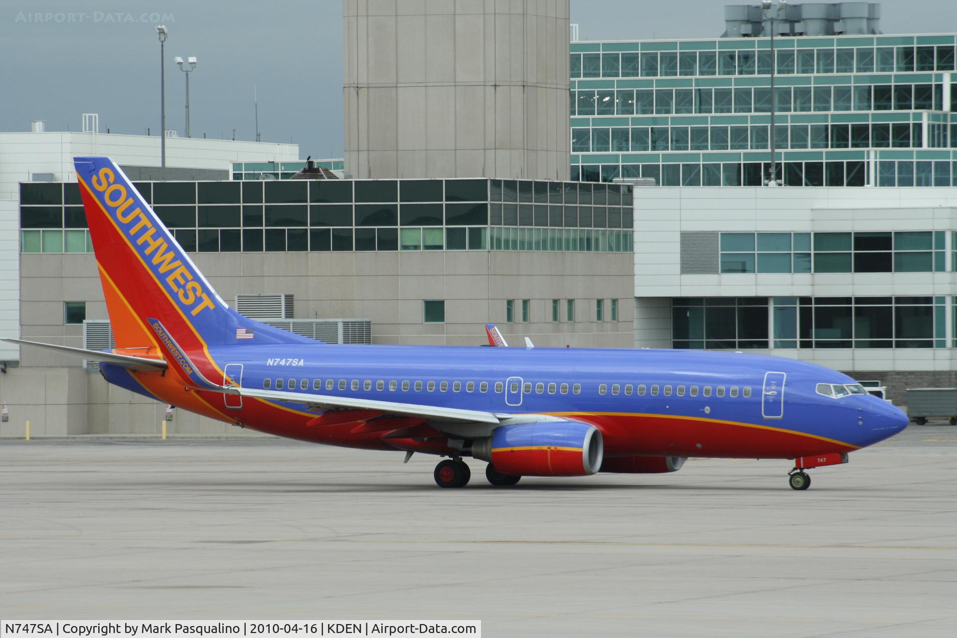 N747SA, 1999 Boeing 737-7H4 C/N 29799, Boeing 737-700