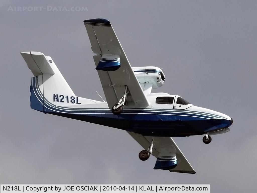 N218L, Aerofab Inc Lake LA-250 C/N 68, Arriving at Lakeland