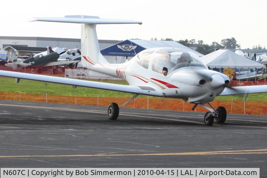 N607C, 2001 Diamond DA-40-180 Diamond Star C/N 40068, Departing Lakeland, FL during Sun N Fun 2010