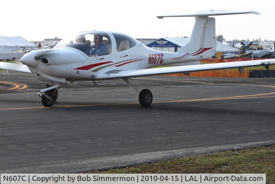N607C, 2001 Diamond DA-40-180 Diamond Star C/N 40068, Departing Lakeland, FL during Sun N Fun 2010