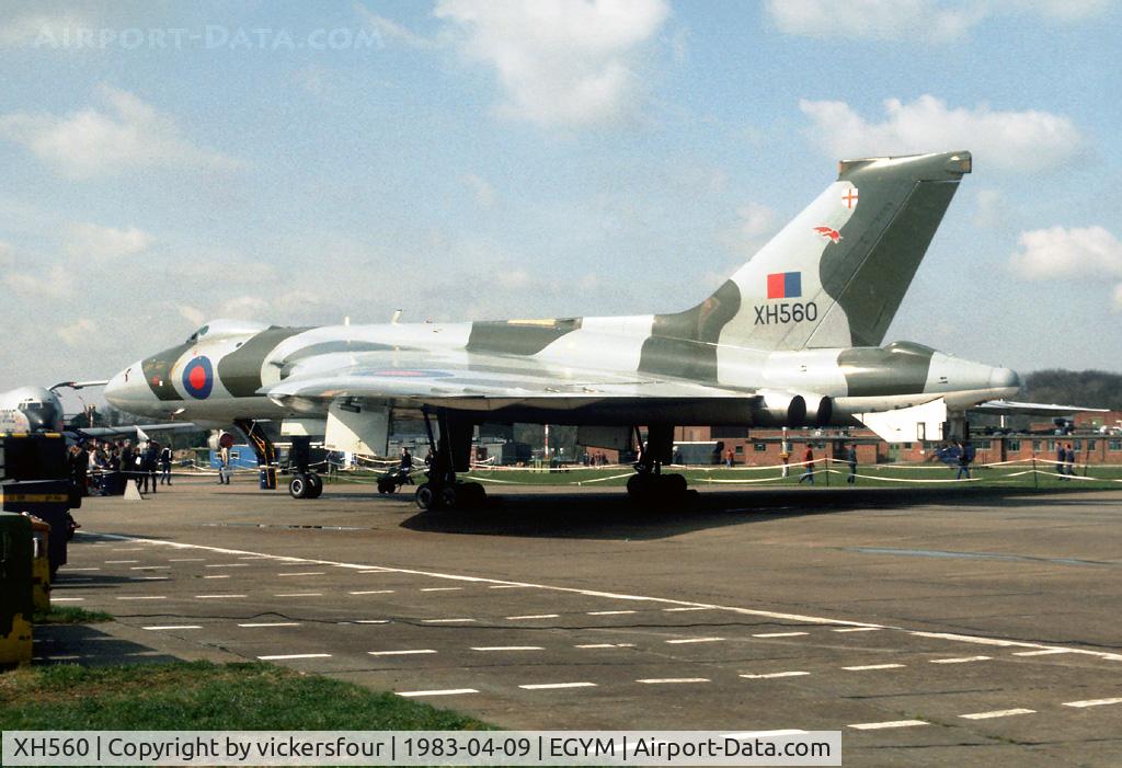 XH560, 1960 Avro Vulcan B.2 C/N Set 14, Royal Air Force Vulcan K2. Operated by 50 Squadron.