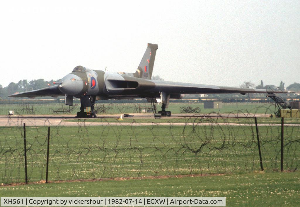 XH561, 1960 Avro Vulcan B.2 C/N Set 15, Royal Air Force Vulcan K2. Operated by 50 Squadron.