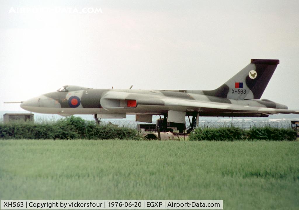 XH563, 1960 Avro Vulcan B.2(MRR) C/N Set 17, Royal Air Force Vulcan B2(MRR). Operated by 27 Squadron.