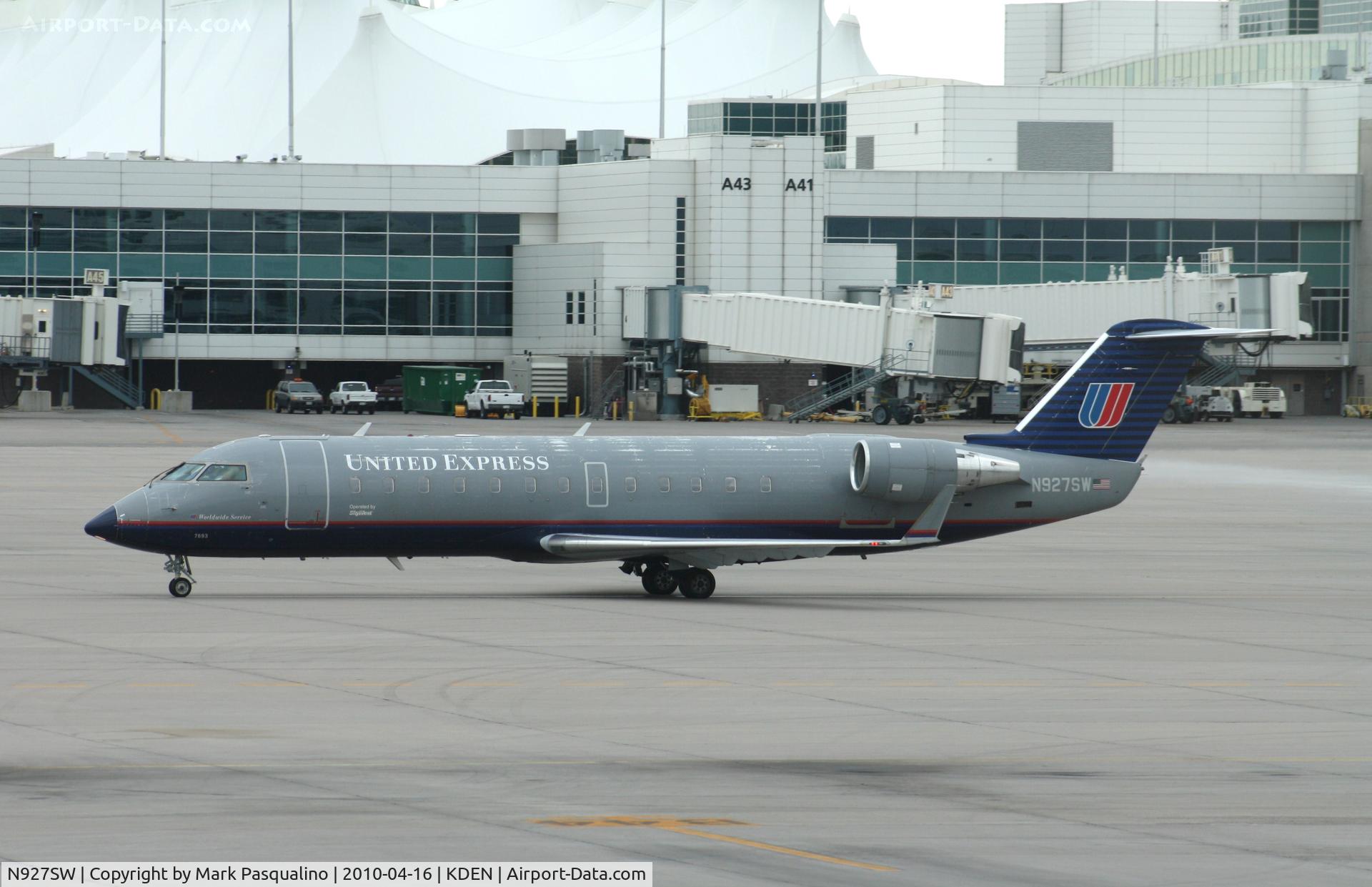 N927SW, 2002 Bombardier CRJ-200ER (CL-600-2B19) C/N 7693, CL-600-2B19