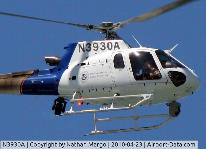 N3930A, 2009 Eurocopter AS-350B-3 Ecureuil Ecureuil C/N 4676, Seen flying along Sunset Cliffs, San Diego, CA