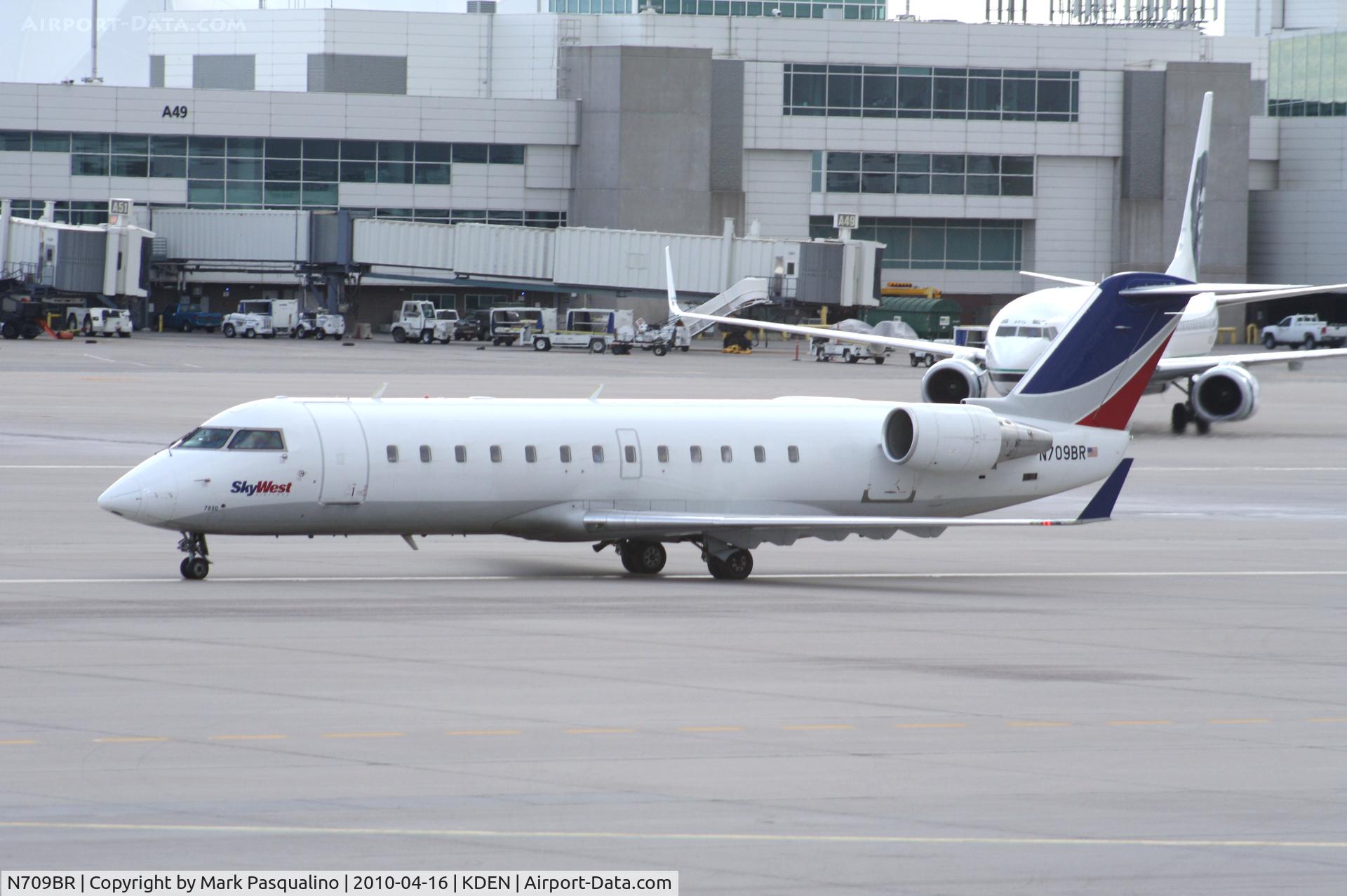 N709BR, 2003 Bombardier CRJ-200ER (CL-600-2B19) C/N 7850, CL-600-2B19