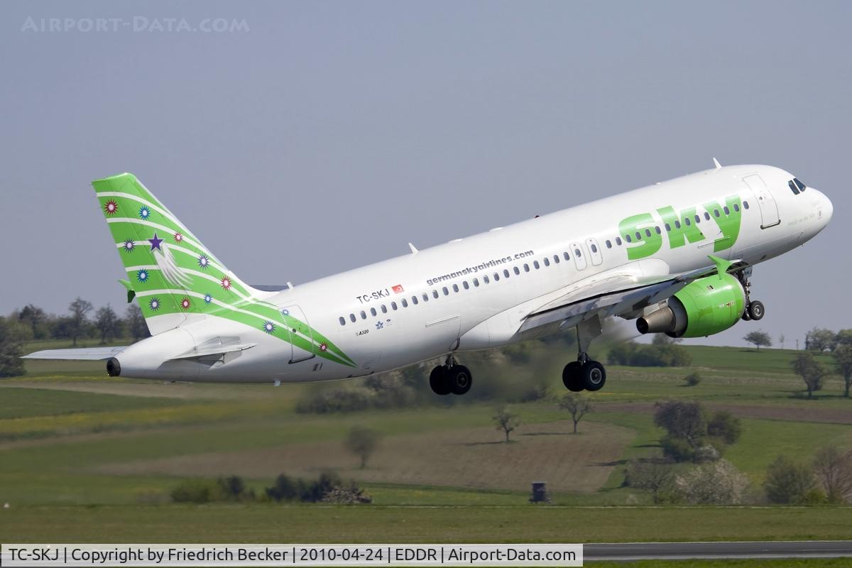 TC-SKJ, 1990 Airbus A320-211 C/N 138, departing via RW09 to Antalya