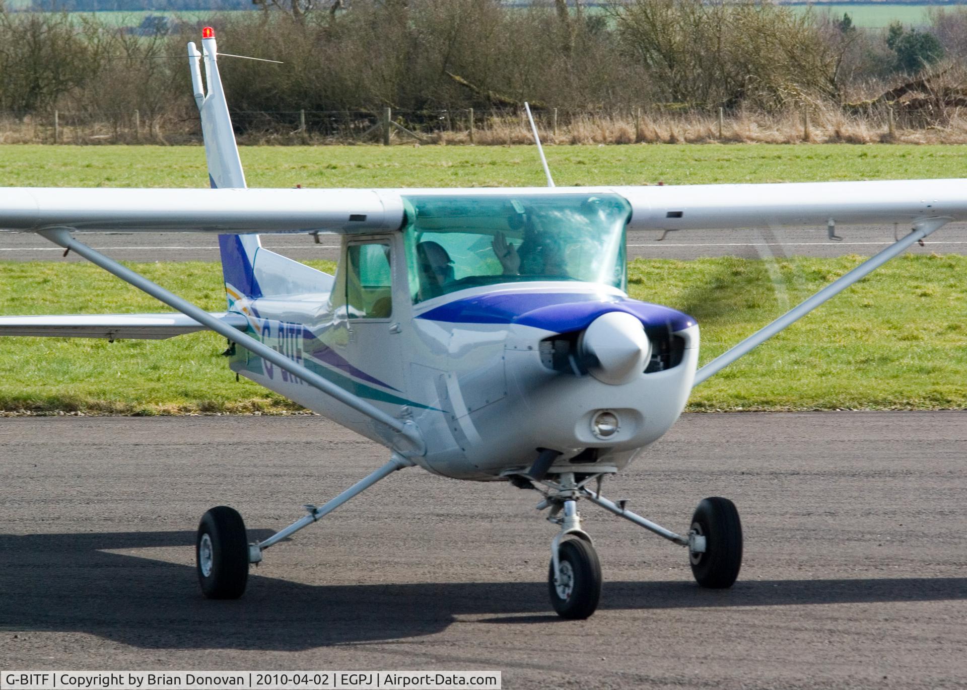 G-BITF, 1981 Reims F152 C/N 1822, Departing from Glenrothes Airport, Fife, Scotland