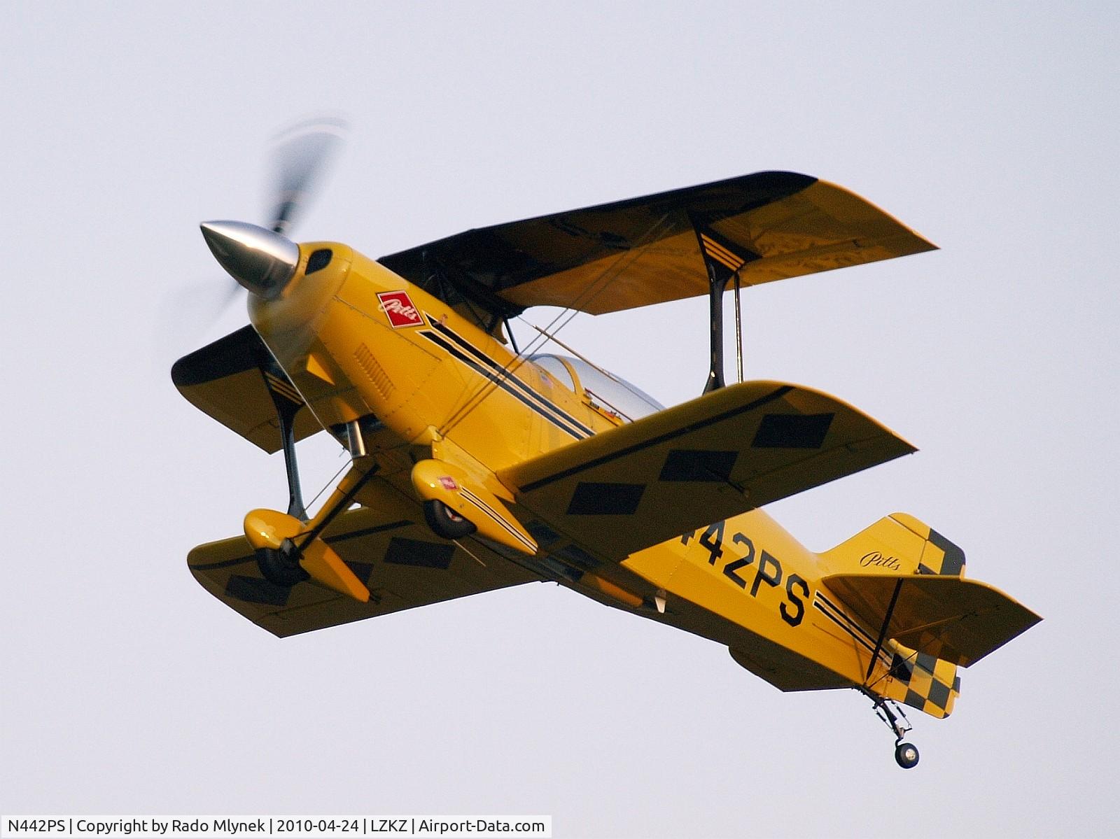 N442PS, 2005 Aviat Pitts S-2C Special C/N 6070, Just before landing at Kosice int. airport, Slovakia