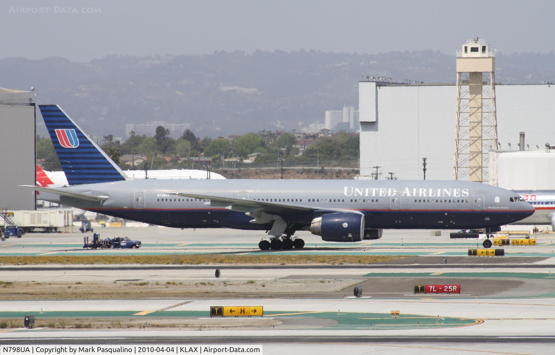 N798UA, 1998 Boeing 777-222ER C/N 26928, Boeing 777-200