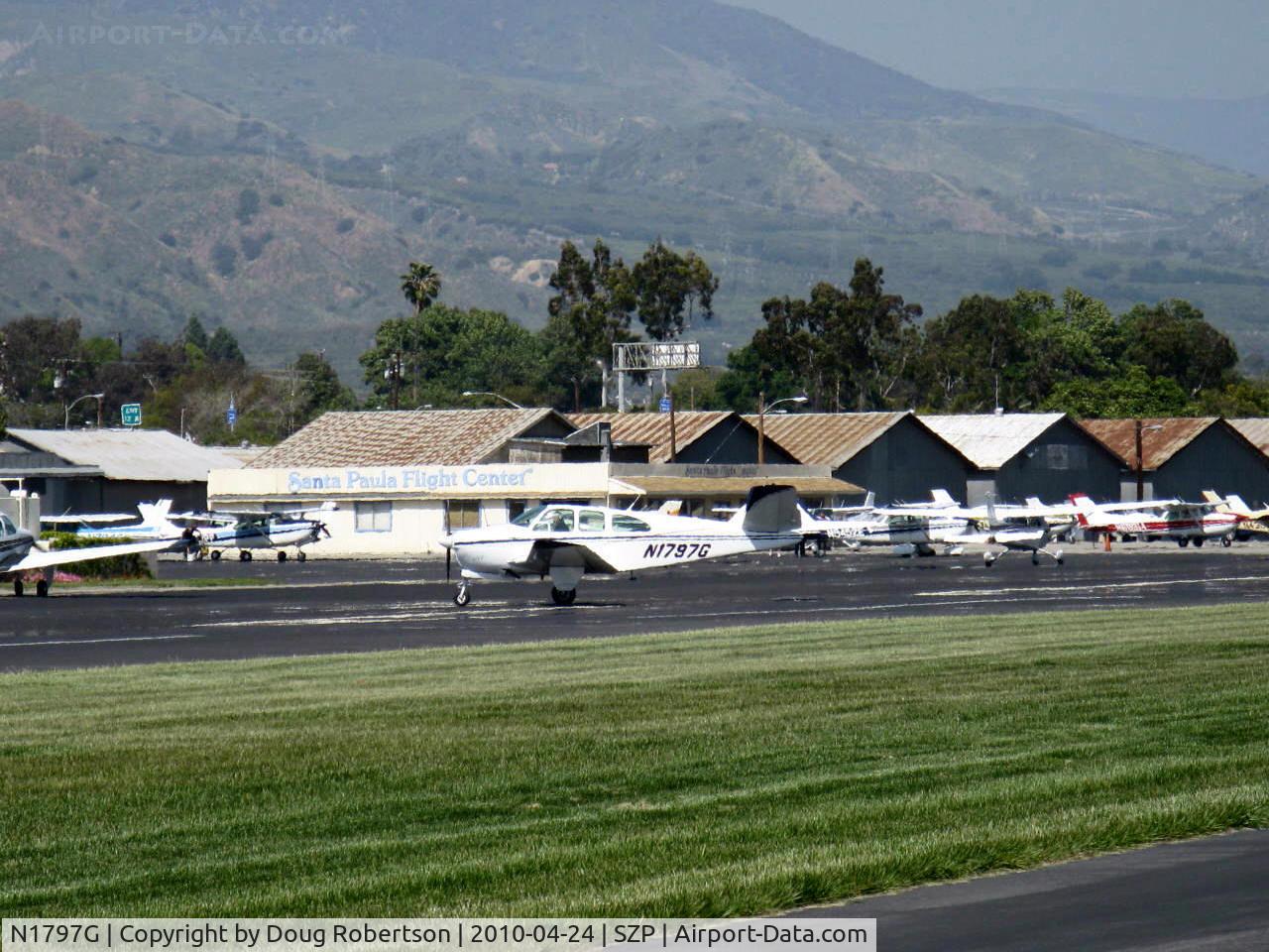 N1797G, 1962 Beech P35 Bonanza C/N D-6975, 1962 Beech P35 BONANZA, Continental IO-470-N 260 Hp, taxi off the active