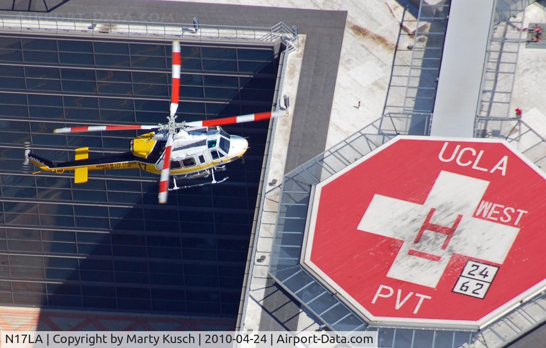 N17LA, 1992 Bell 412 C/N 36044, Landing at UCLA Medical Center