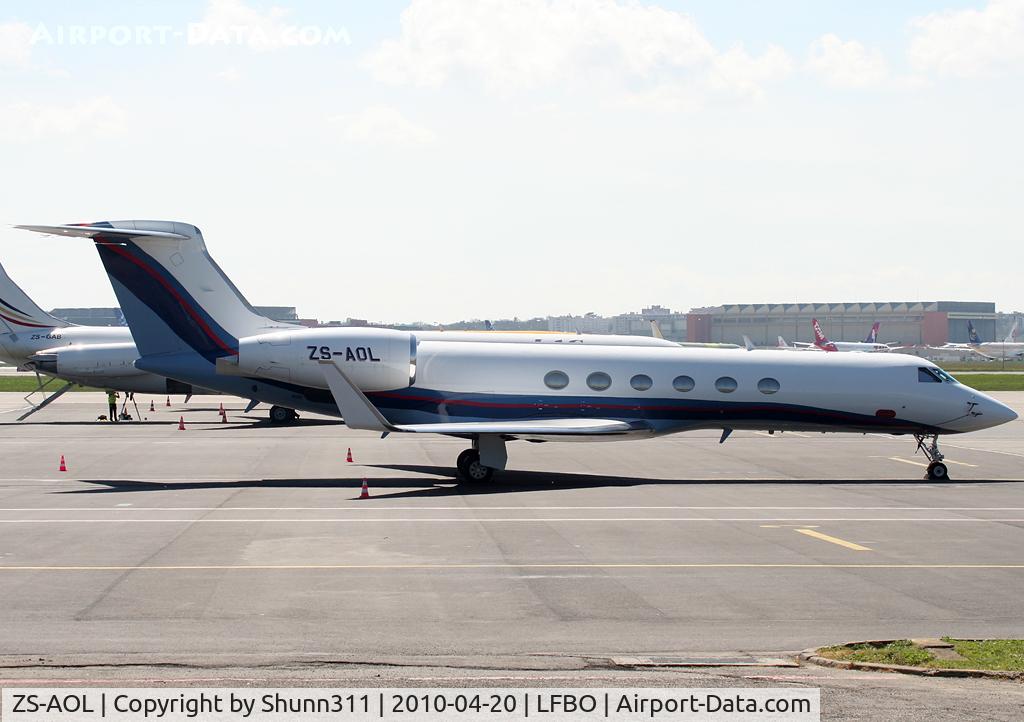 ZS-AOL, Gulfstream Aerospace V C/N 634, Parked at the old terminal...