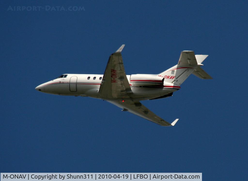M-ONAV, 2008 Hawker Beechcraft 900XP C/N HA-0073, On take off from rwy 32R