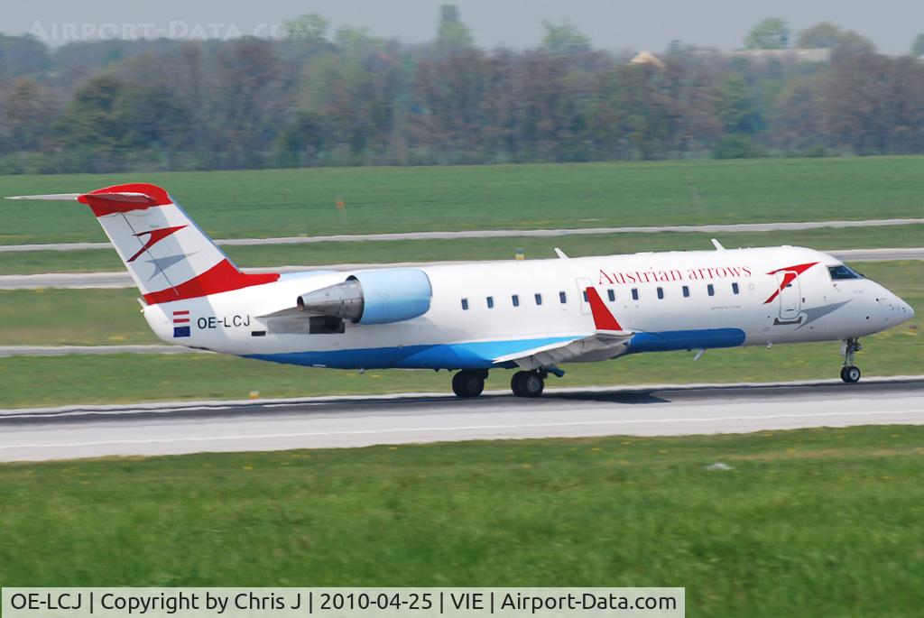 OE-LCJ, 1996 Canadair CRJ-200LR (CL-600-2B19) C/N 7142, Austrian arrows CRJ