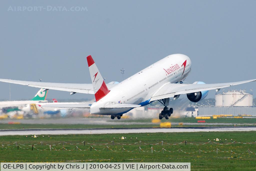 OE-LPB, 1998 Boeing 777-2Z9/ER C/N 28699, Austrian Airlines Boeing 777-2Z9ER