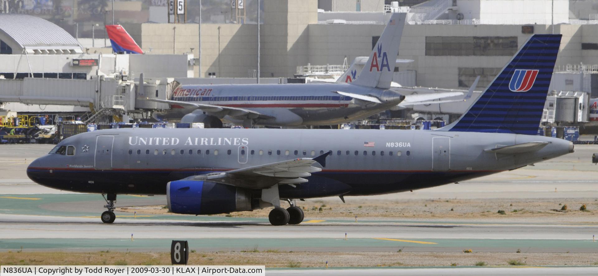 N836UA, 2001 Airbus A319-131 C/N 1460, Taxi at LAX